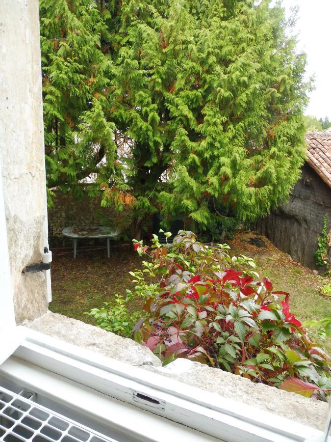 La Lezardiere Bed & Breakfast ลาโรชฟูโกลด์ ภายนอก รูปภาพ